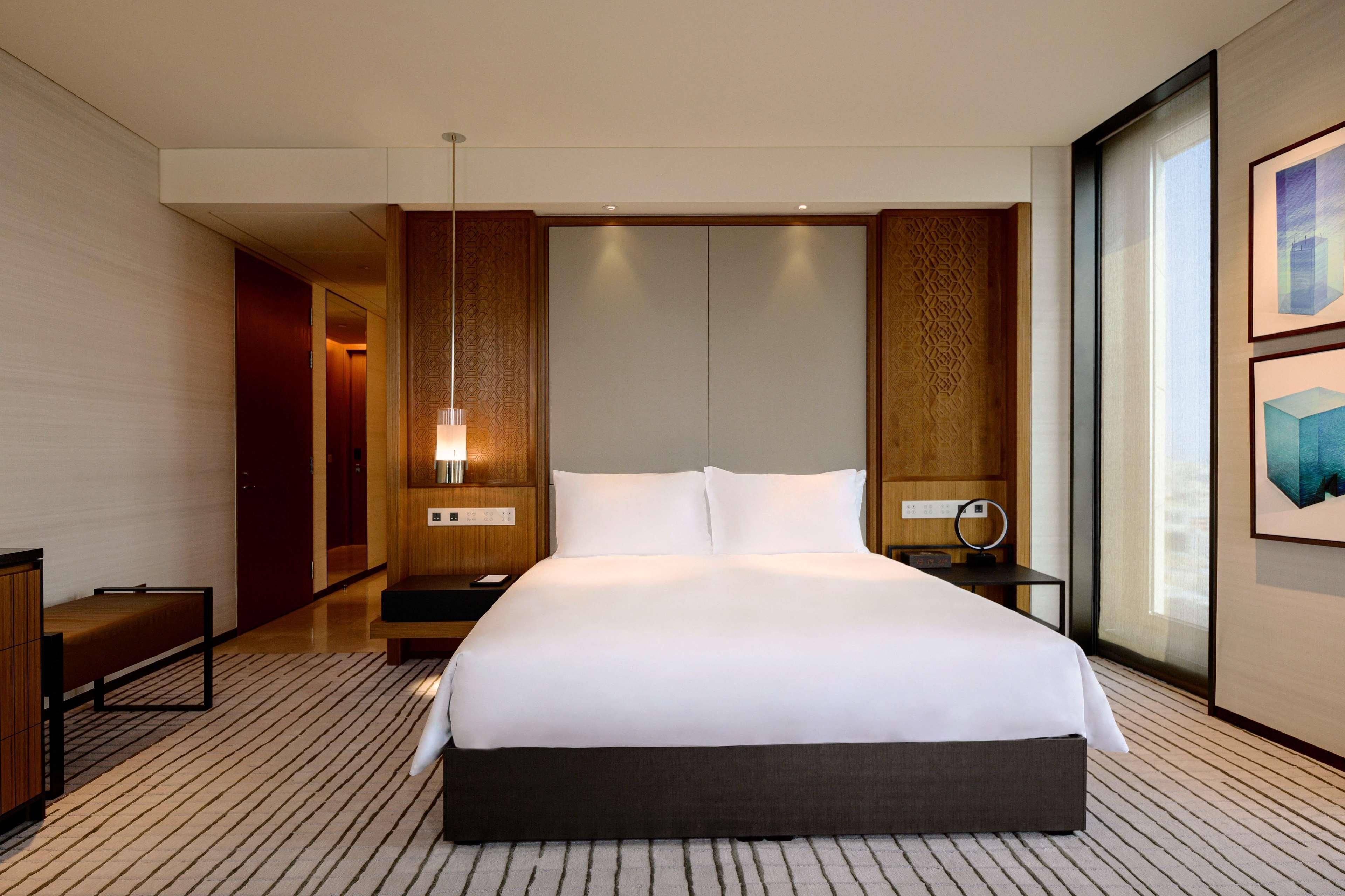 Park Hyatt Doha Ξενοδοχείο Εξωτερικό φωτογραφία A bedroom at the hotel