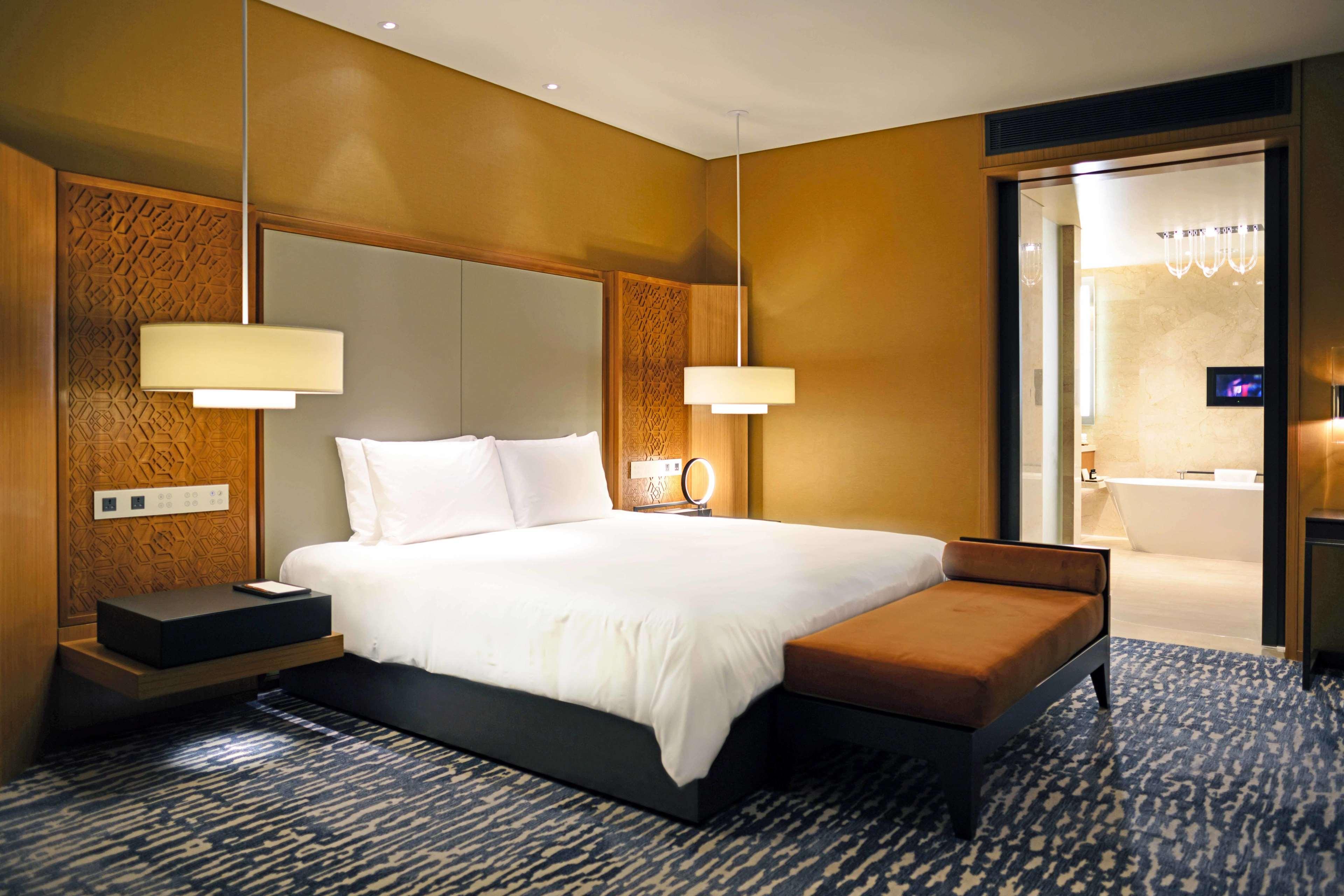 Park Hyatt Doha Ξενοδοχείο Εξωτερικό φωτογραφία A bedroom at the hotel