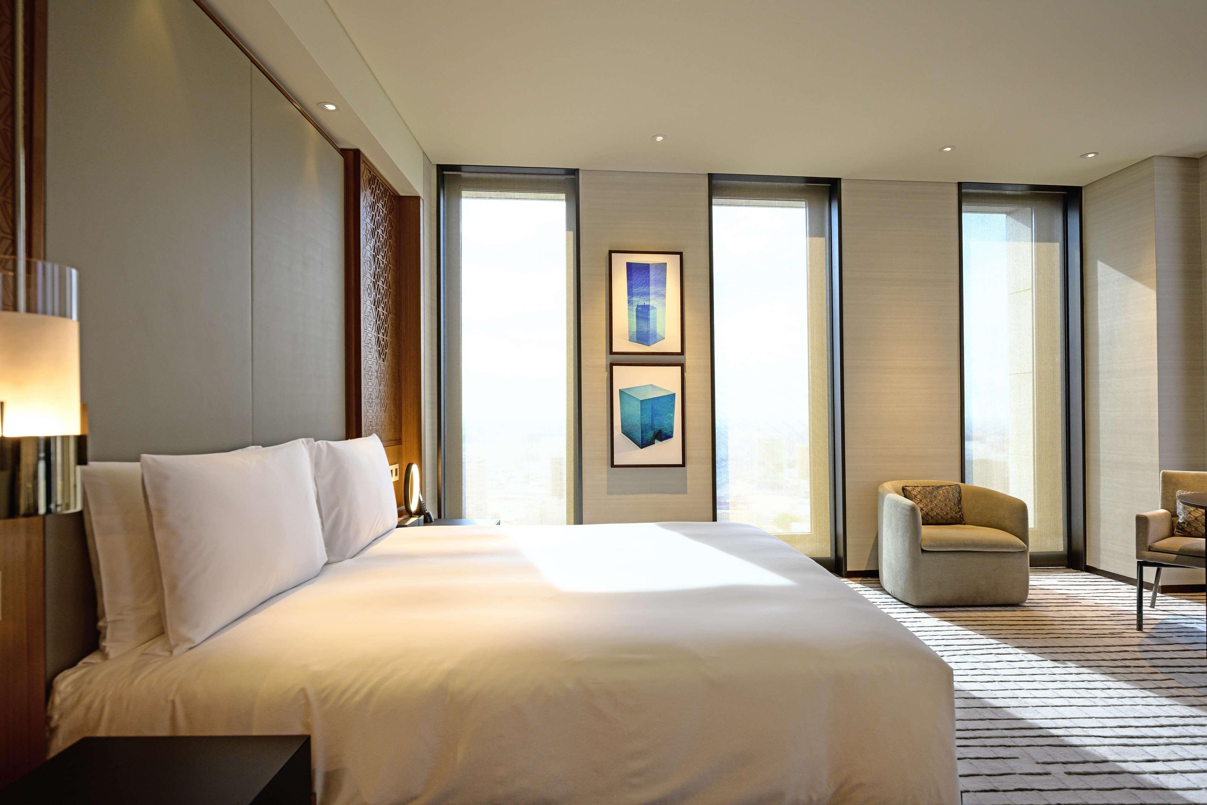 Park Hyatt Doha Ξενοδοχείο Εξωτερικό φωτογραφία A bedroom at the hotel
