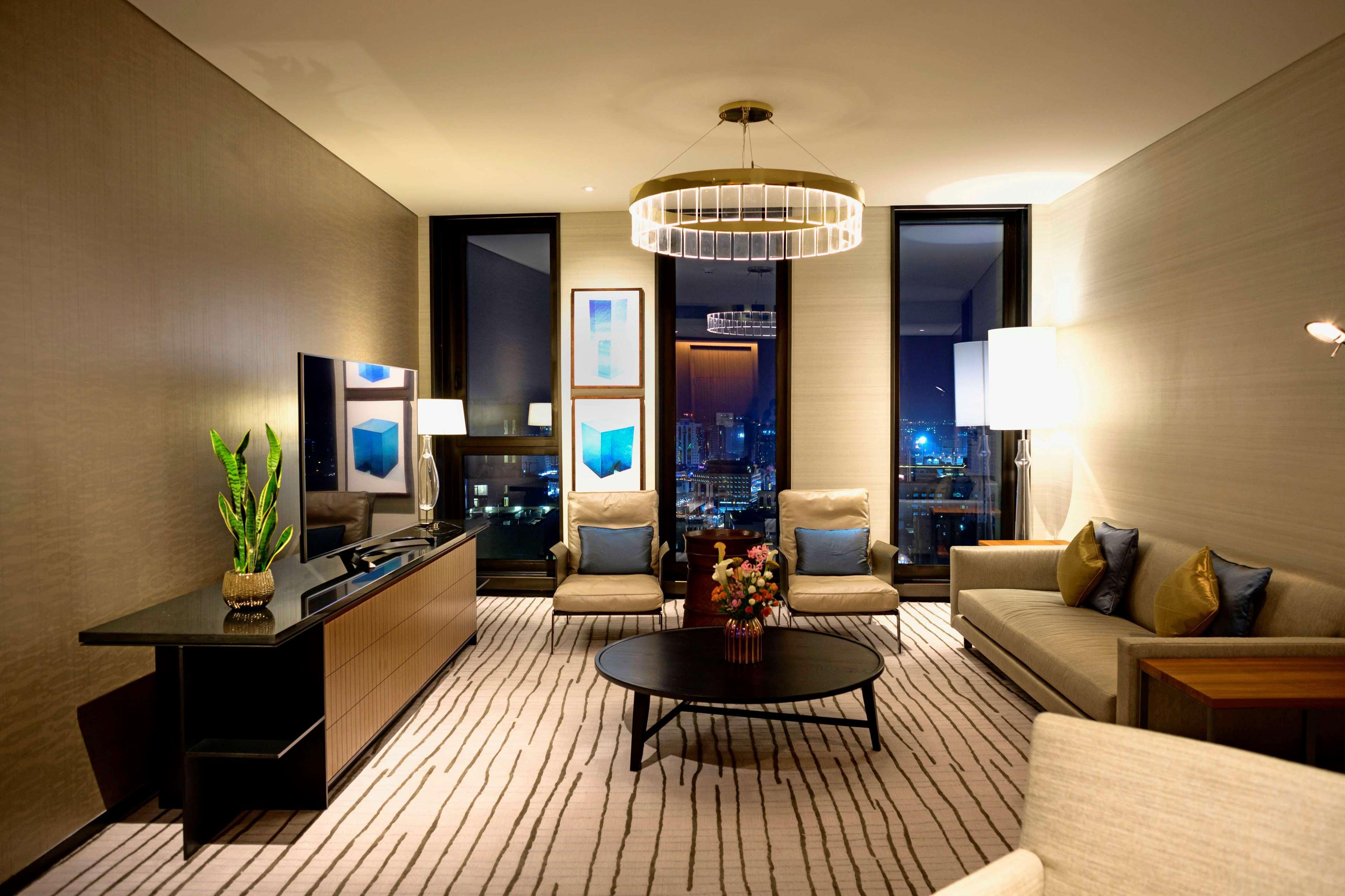 Park Hyatt Doha Ξενοδοχείο Εξωτερικό φωτογραφία A suite at the hotel